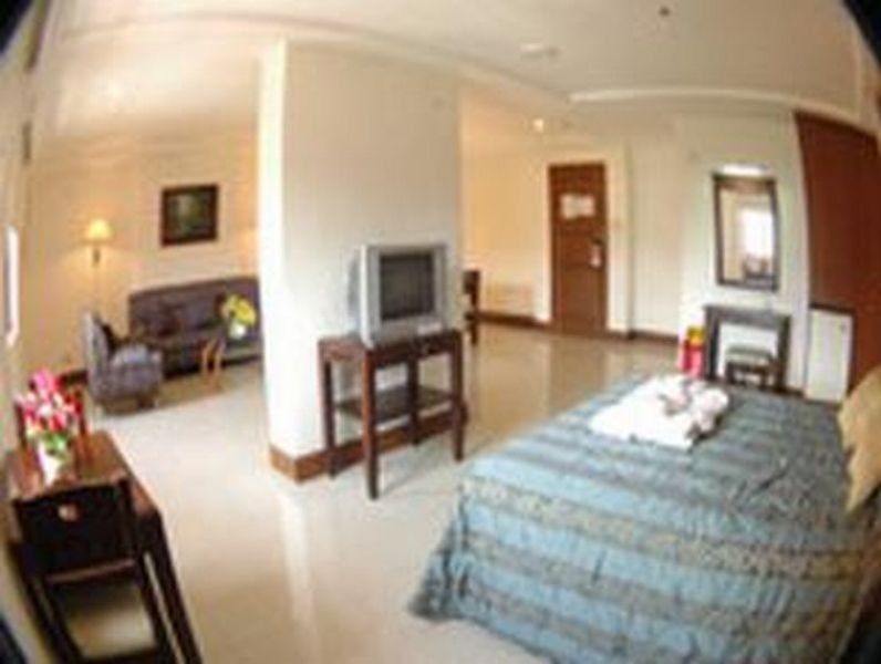 Cherry Blossoms Hotel Манила Экстерьер фото