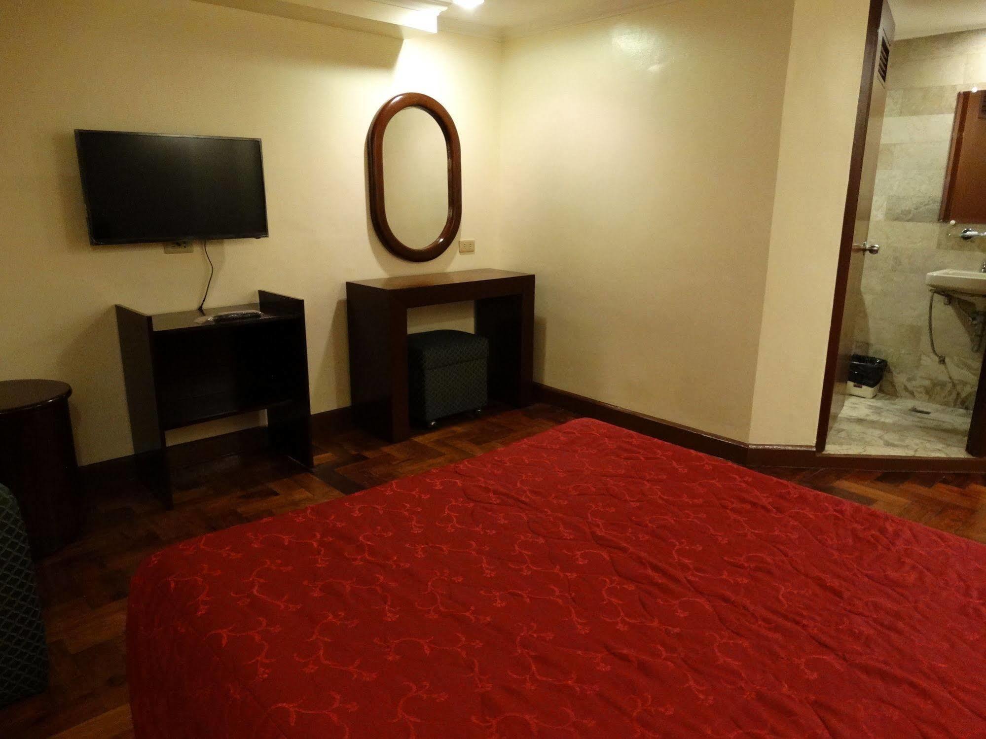 Cherry Blossoms Hotel Манила Экстерьер фото