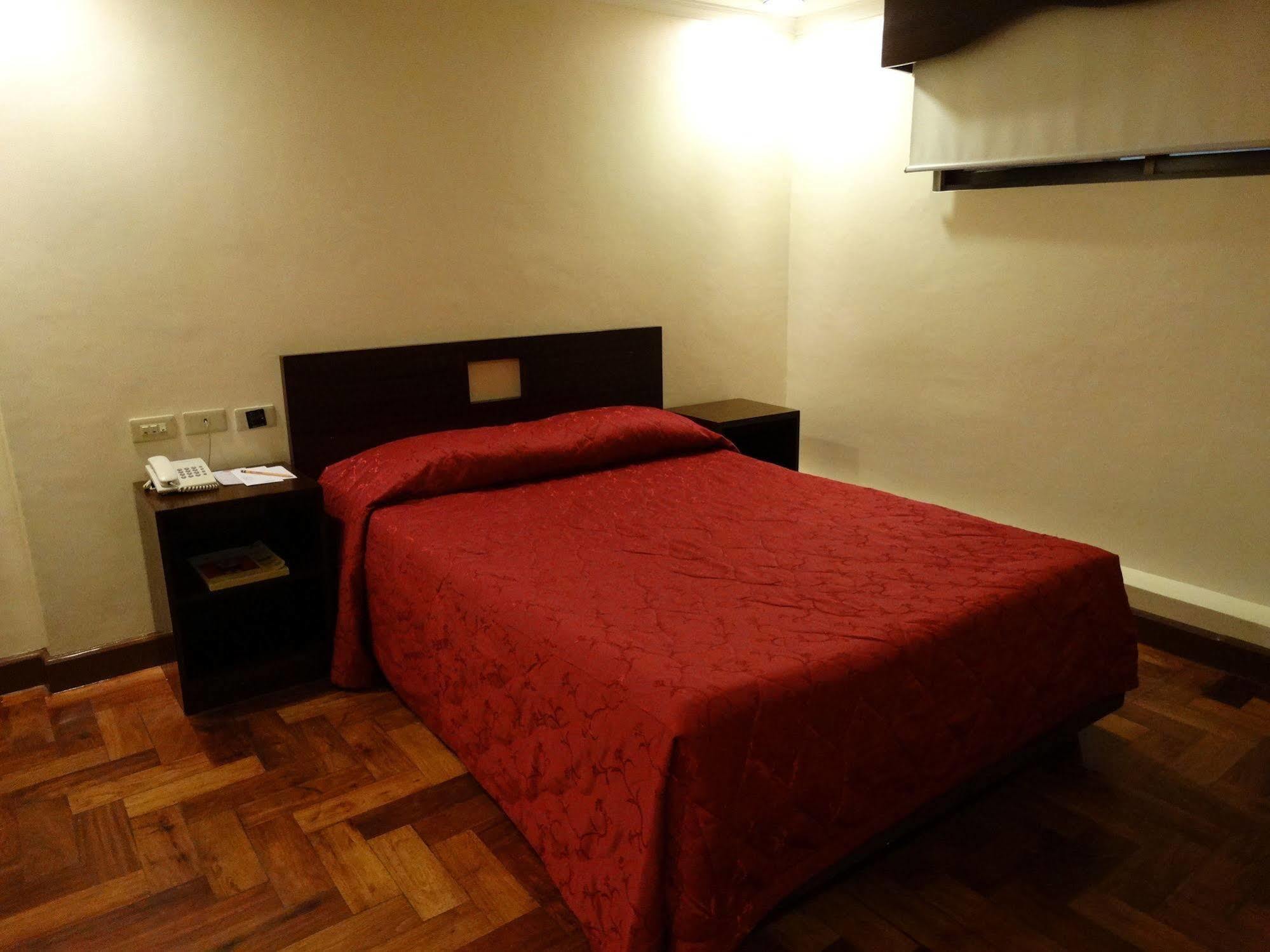 Cherry Blossoms Hotel Манила Экстерьер фото